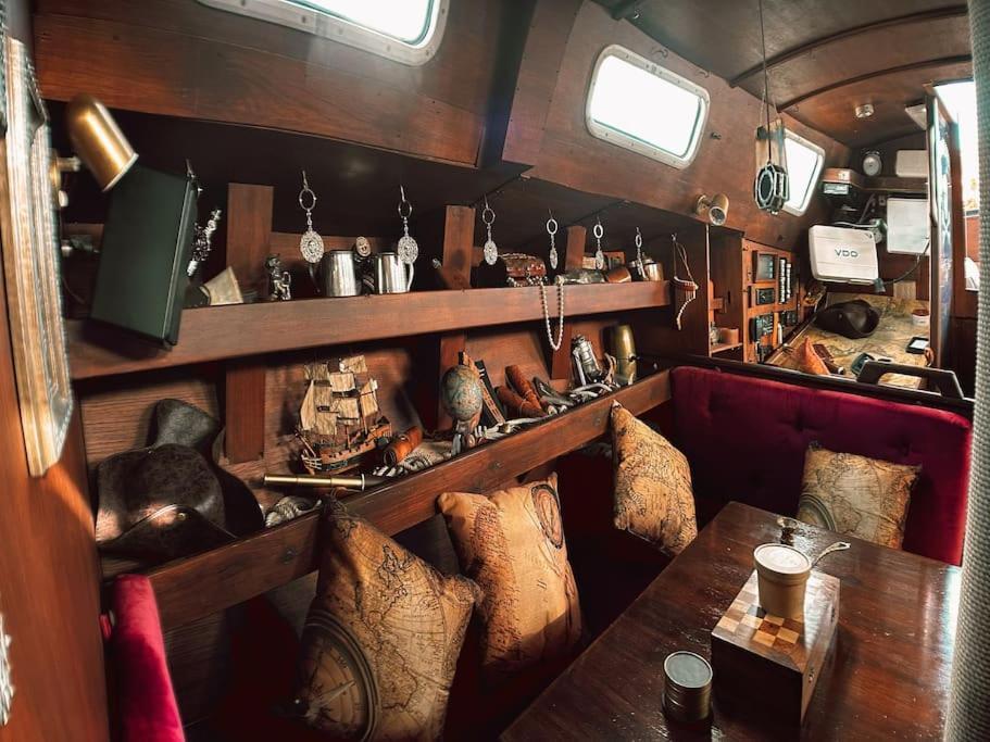 The Captains Locker - 30Ft Yacht 圣米格尔德阿沃纳 外观 照片