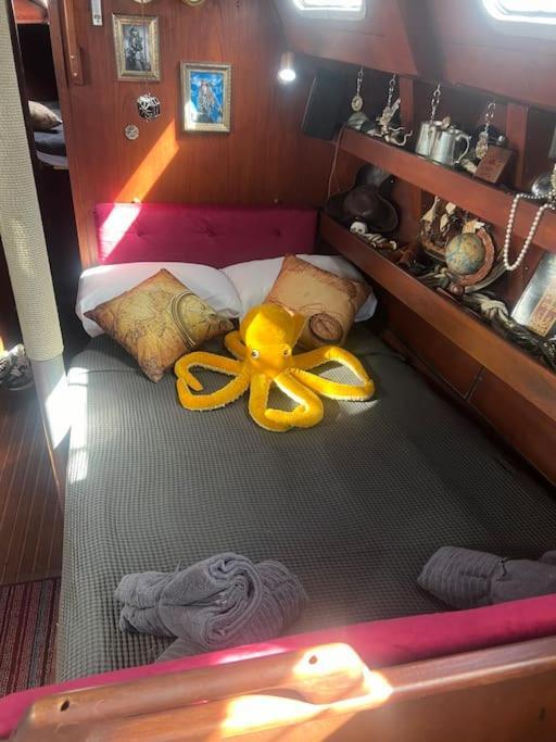 The Captains Locker - 30Ft Yacht 圣米格尔德阿沃纳 外观 照片