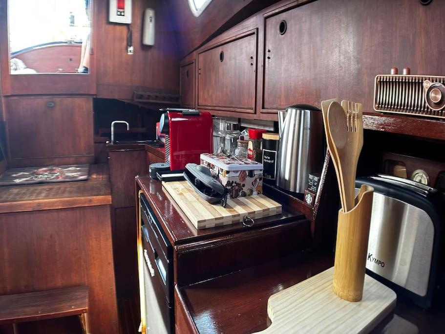 The Captains Locker - 30Ft Yacht 圣米格尔德阿沃纳 外观 照片