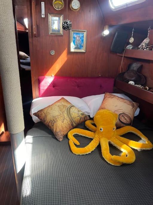 The Captains Locker - 30Ft Yacht 圣米格尔德阿沃纳 外观 照片