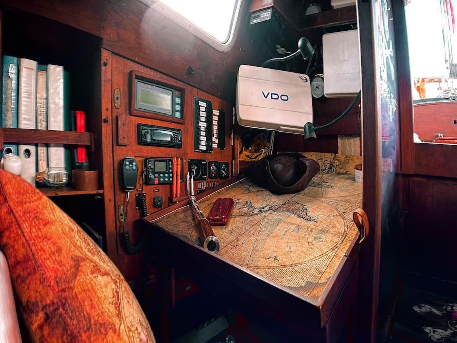 The Captains Locker - 30Ft Yacht 圣米格尔德阿沃纳 外观 照片